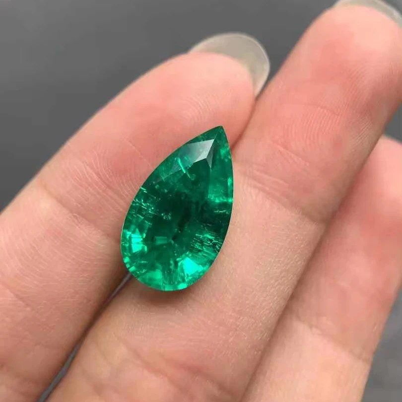 Lab-Grown Emerald – Pear Cut Loose Gemstone (2)