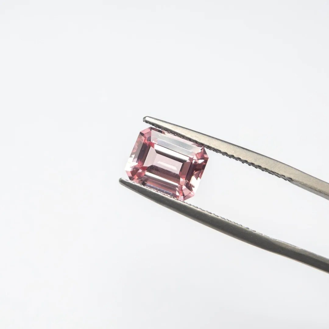 Lab-Grown Morganite – Emerald Cut Loose Gemstone