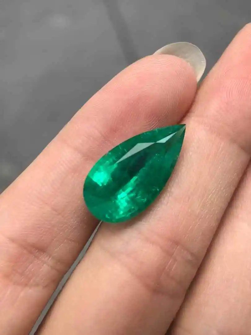 Lab-Grown Emerald – Pear Cut Loose Gemstone (2)