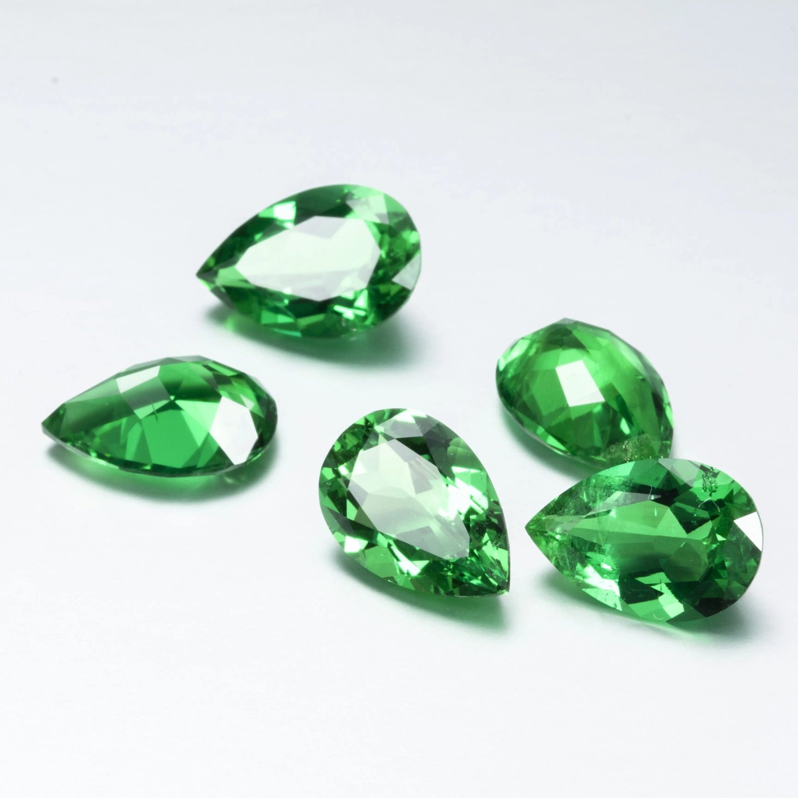 Lab-Grown Emerald – Pear Cut Loose Gemstone (2)