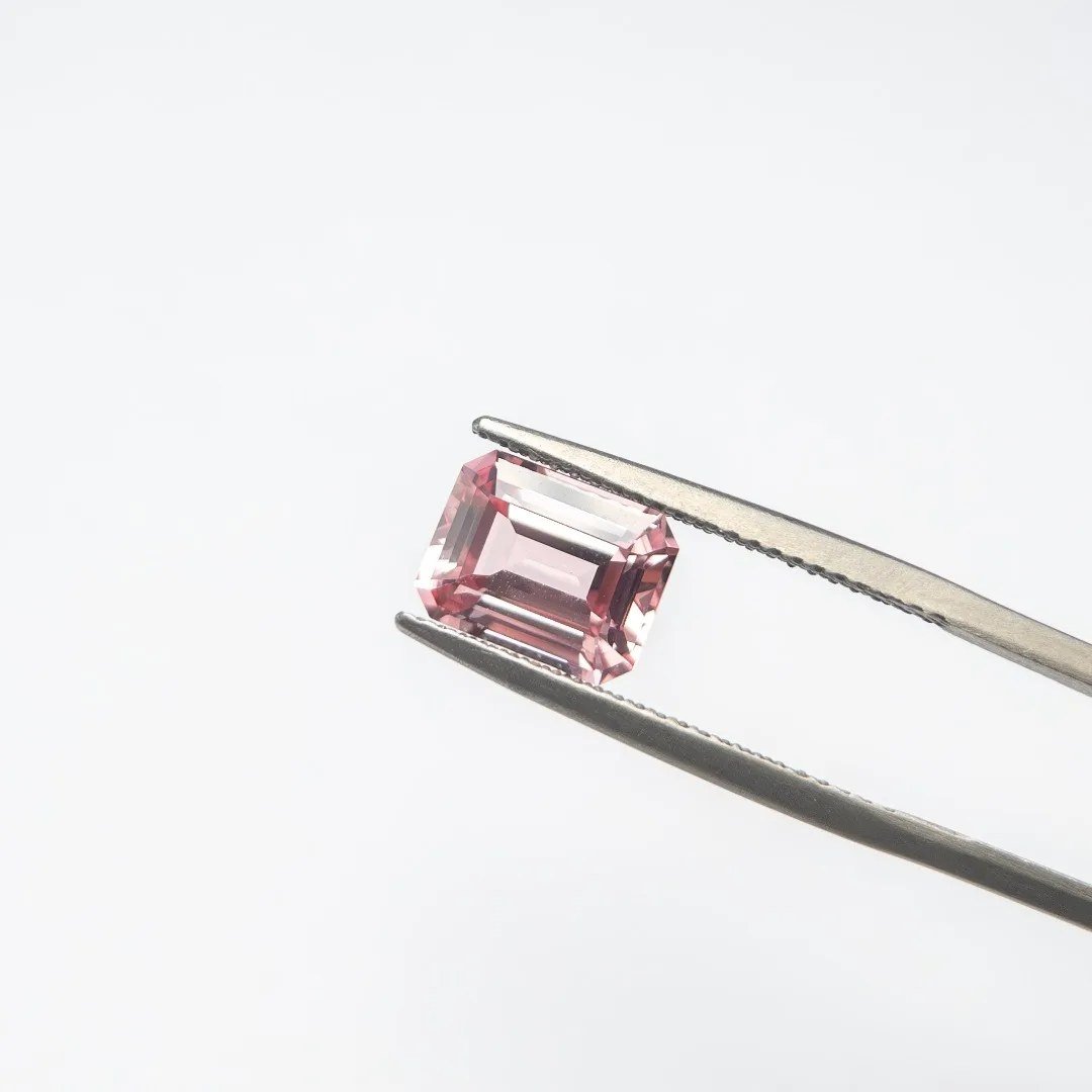 Lab-Grown Morganite – Emerald Cut Loose Gemstone